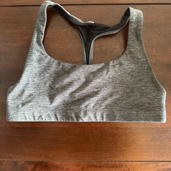 Vuori light gray sports bra - Picture 1 of 2